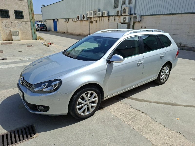 Volkswagen Golf Sportsvan 2013 - foto 1