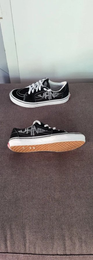 Zapatillas Vans Talla 37 Negras y Plateadas
