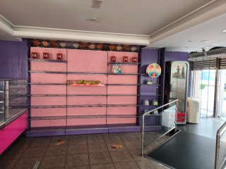Traspaso tienda golosinas ,panaderia
