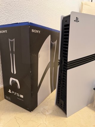 PS5 Pro+Mando + Disquera + 2 Juegos + Garantia