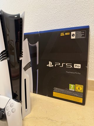 PS5 Pro+Mando + Disquera + 2 Juegos + Garantia
