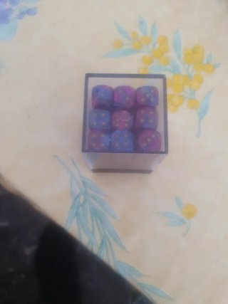 Dados de rol morados y azules