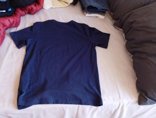 Camiseta Hugo Azul Manga Corta. Aunque pone L es M