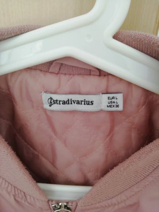 Chaqueta bomber rosa Stradivarius Talla L
