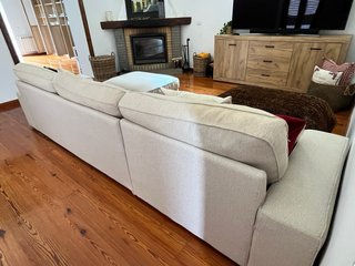 Sofá KIVIK 4 plazas con chaiselongue y puff