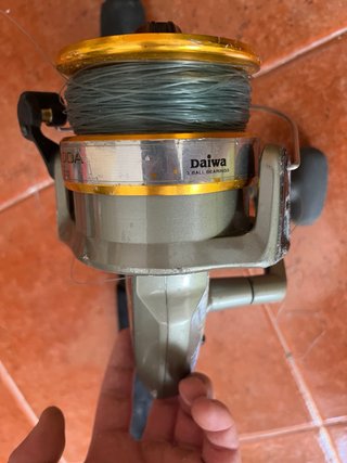 Carrete de pesca GS 100A y caña razzor