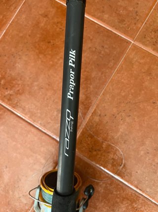Carrete de pesca GS 100A y caña razzor