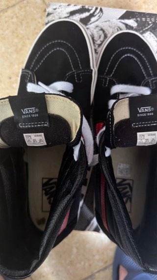 Zapatillas Vans Altas Negras y Rojas