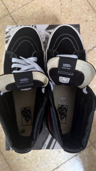 Zapatillas Vans Altas Negras y Rojas