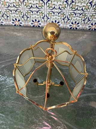 Lámpara colgante dorada de cristal