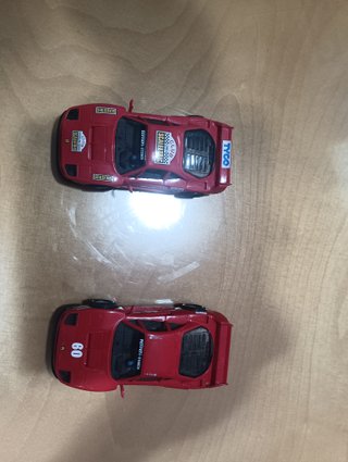 2 Scalextric Ferrari F40