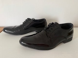Zapatos de vestir charol hombre