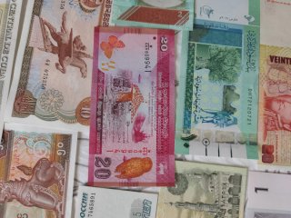 50 Banconote di Diversi Paesi - Non Circolanti
