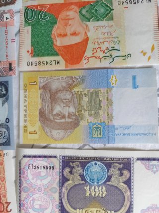 50 Banconote di Diversi Paesi - Non Circolanti