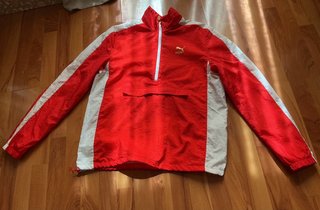 Anorak / cortasvientos. PUMA. Estilo retro.