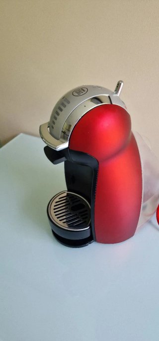 Cafetera Dolce Gusto Roja