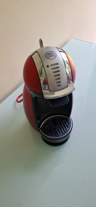 Cafetera Dolce Gusto Roja