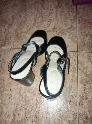 Zapatos negros de tacón