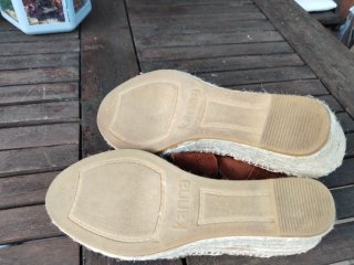 Sandalias cuña Kanna marrón