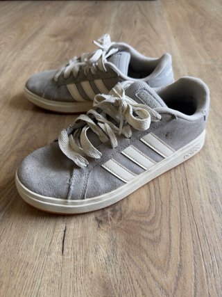 Lote 3 pares zapatillas Adidas y Fila T36