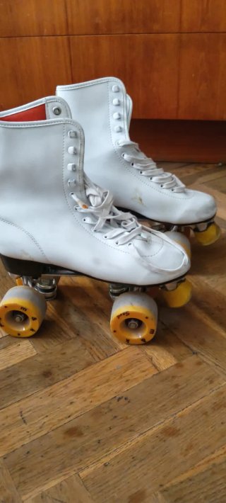 Patines de 4 ruedas blancos