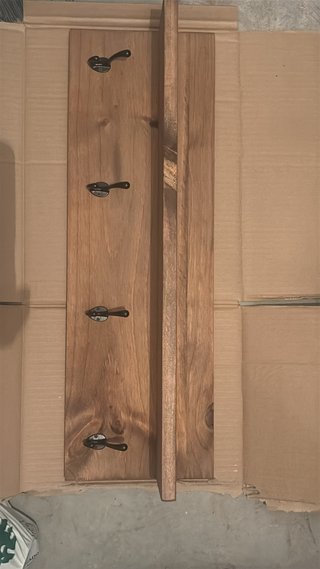 Perchero de madera maciza con ganchos