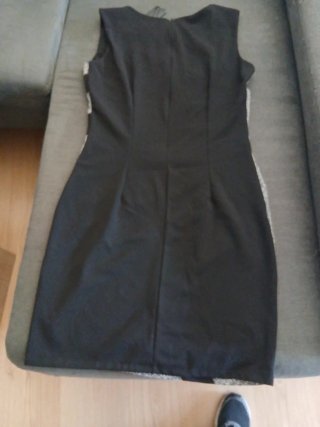 Vestido plateado y negro sin mangas
