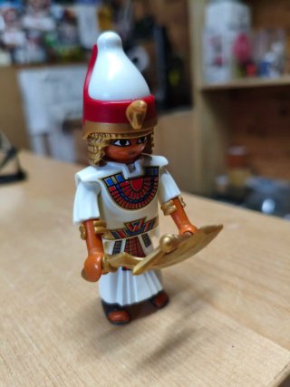 Playmobil Faraón Egipcio con Hacha Dorada