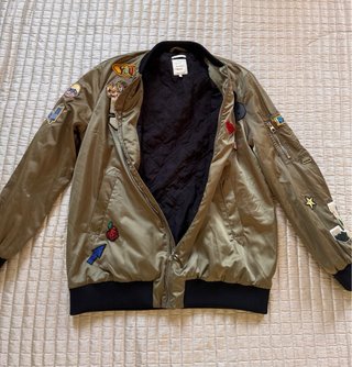 Bomber Zara Verde Militar con Parches