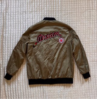 Bomber Zara Verde Militar con Parches