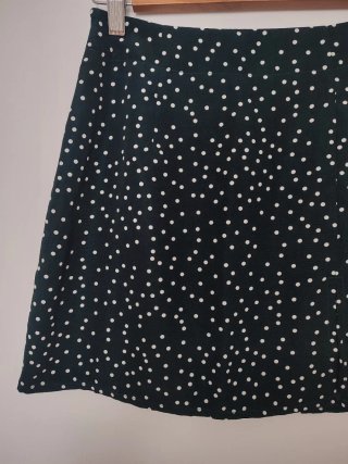 Falda corta de lunares