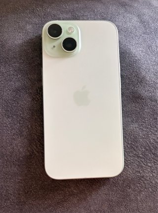 iPhone 15 Verde