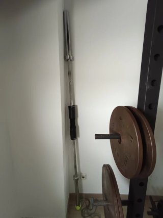 Rack de gimnasio ADIDAS completo con accesorios