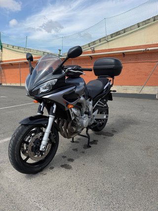 Yamaha FZ6 Fazer - Moto Sport-Touring