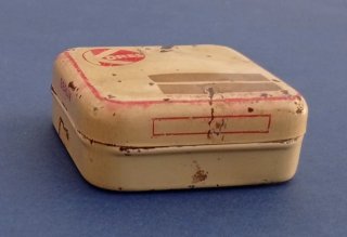 Caja Kores. Metálica. Para cinta  escribir máquina