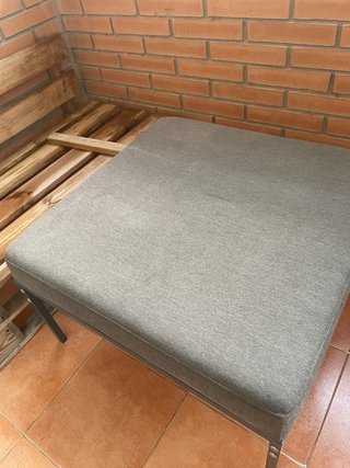 Puff tapizado gris