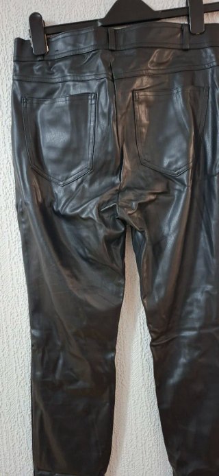 Pantalones de cuero negros