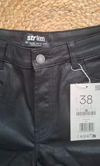 Bermuda Stradivarius efecto piel Talla 38 NUEVA