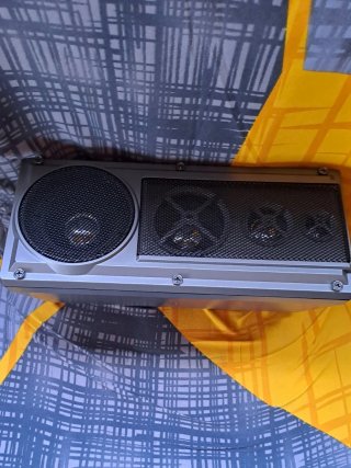 Altavoz Osaima Gris y Dorado