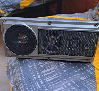 Altavoz Osaima Gris y Dorado