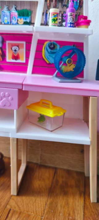 Barbie veterinaria con accesorios