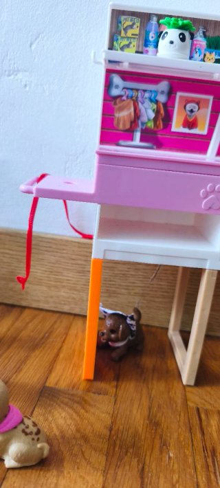 Barbie veterinaria con accesorios