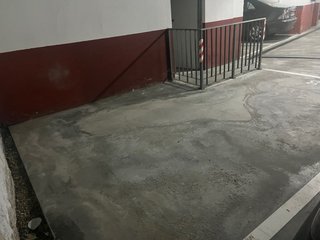 Plaza de garaje grande para coche y moto