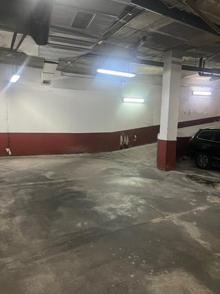 Plaza de garaje grande para coche y moto