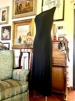 Abito lungo nero in tulle elasticizzato