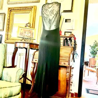 Abito lungo nero in tulle elasticizzato