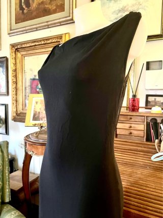 Abito lungo nero in tulle elasticizzato