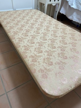 Base tapizada cama beige y rosa