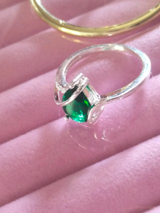 Anillo Plata con Esmeralda Verde