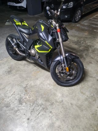 Zontes U125 Negra y Amarilla